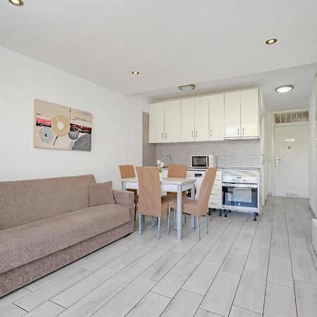 Un Dormitorio En Playa De Las Americas Costa Adeje  Εξωτερικό φωτογραφία