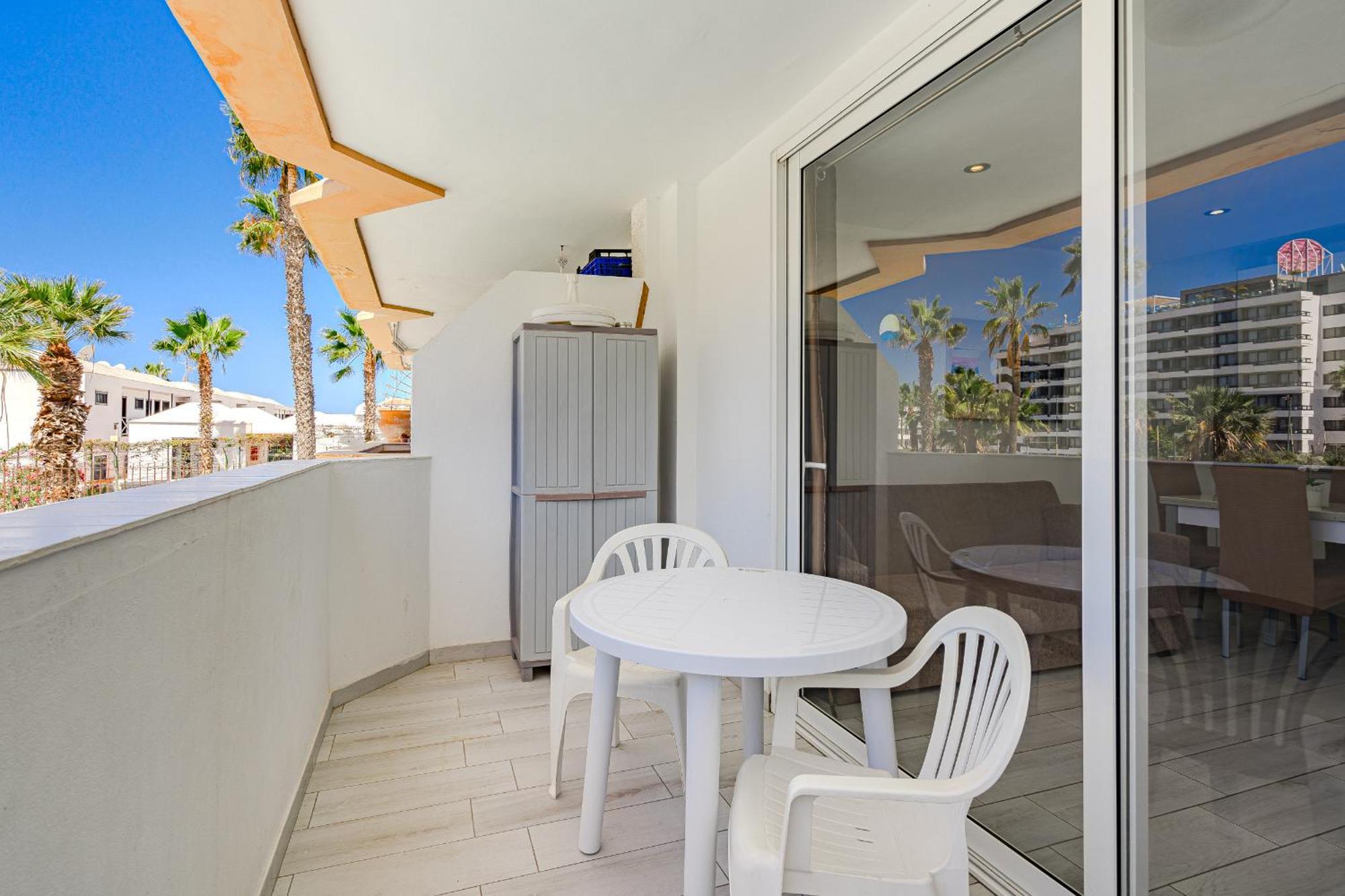 Un Dormitorio En Playa De Las Americas Costa Adeje  Εξωτερικό φωτογραφία