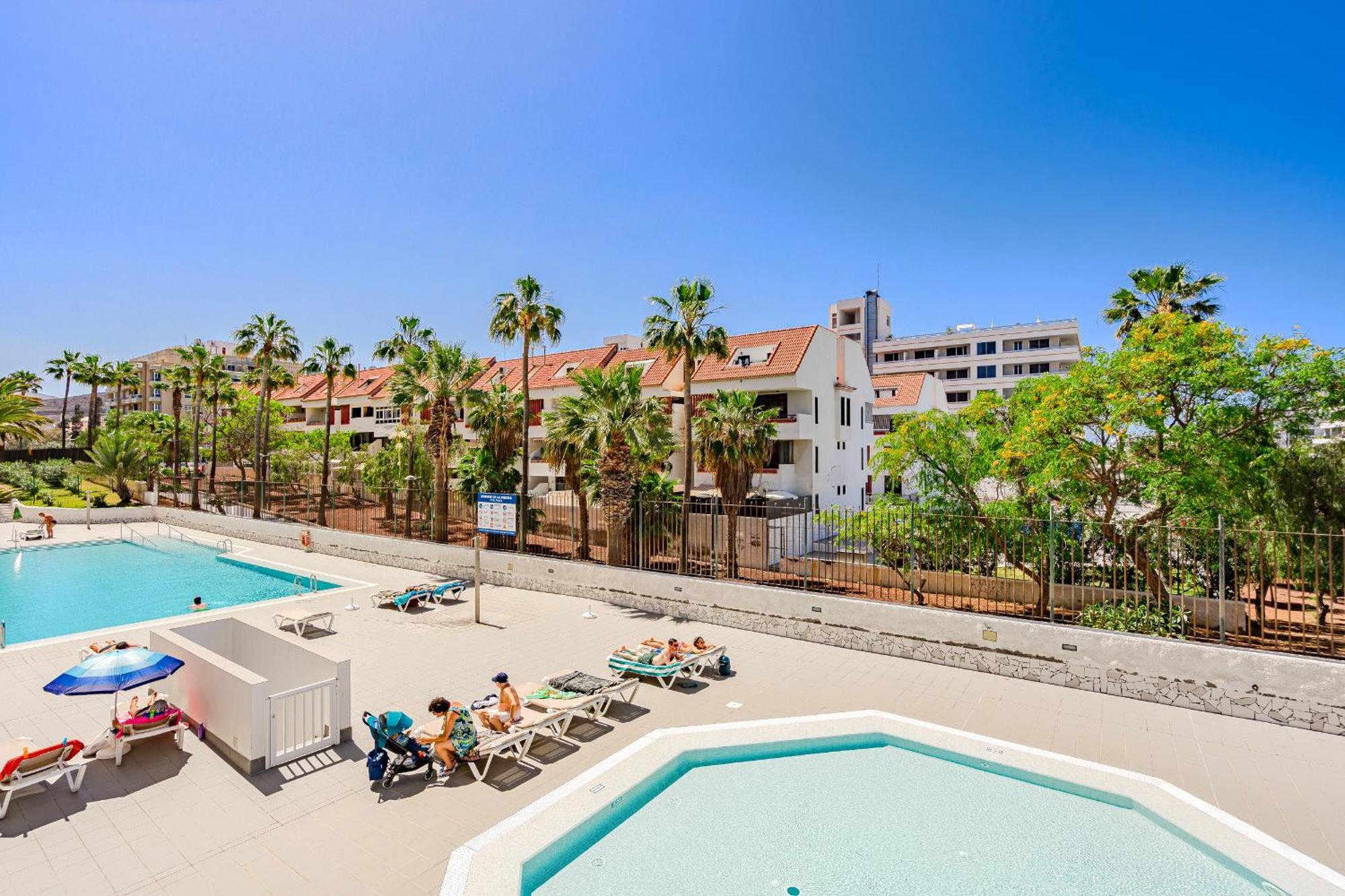 Un Dormitorio En Playa De Las Americas Costa Adeje  Εξωτερικό φωτογραφία
