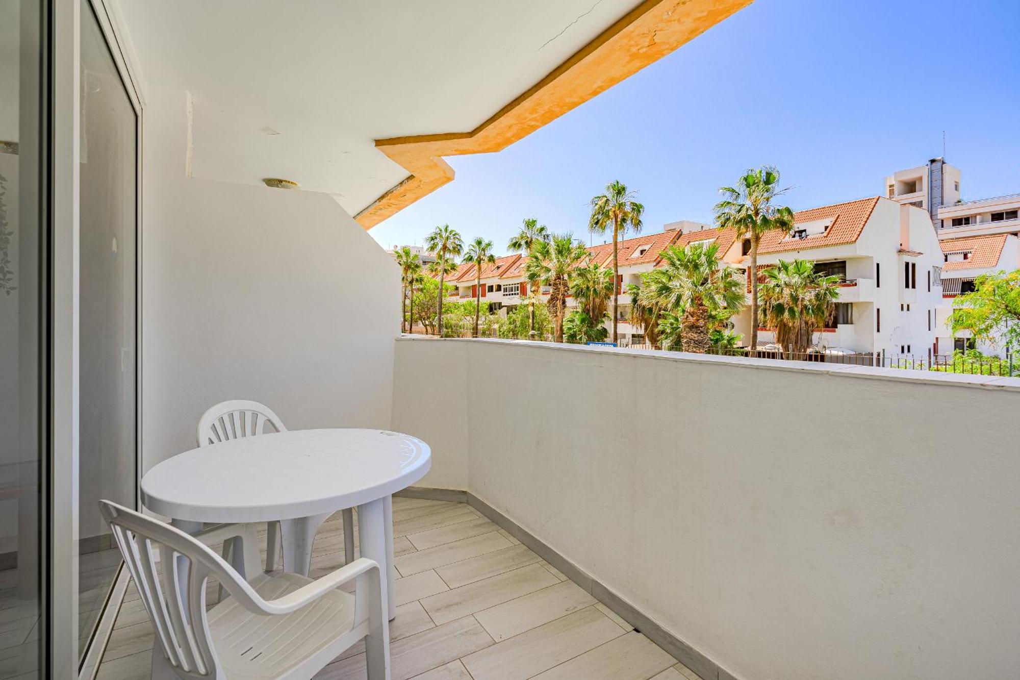 Un Dormitorio En Playa De Las Americas Costa Adeje  Εξωτερικό φωτογραφία