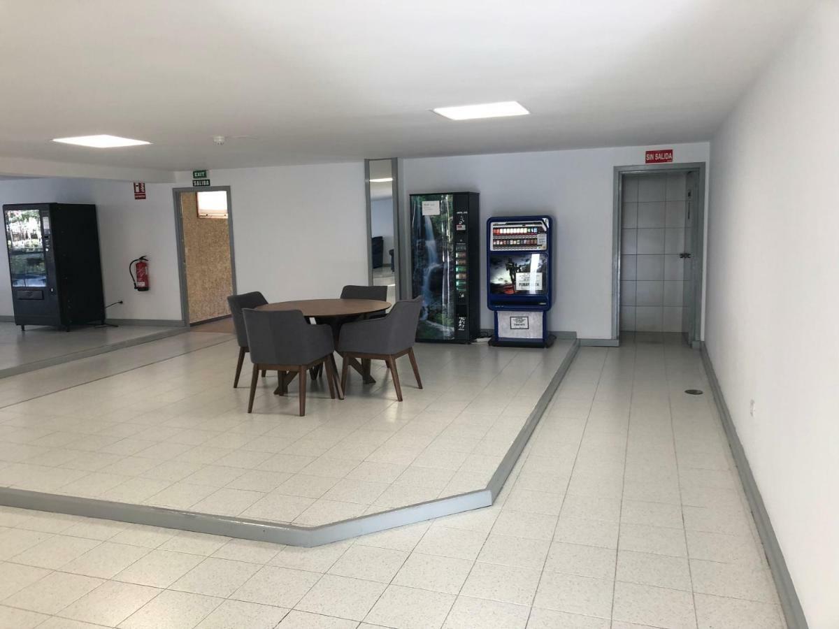Un Dormitorio En Playa De Las Americas Costa Adeje  Εξωτερικό φωτογραφία