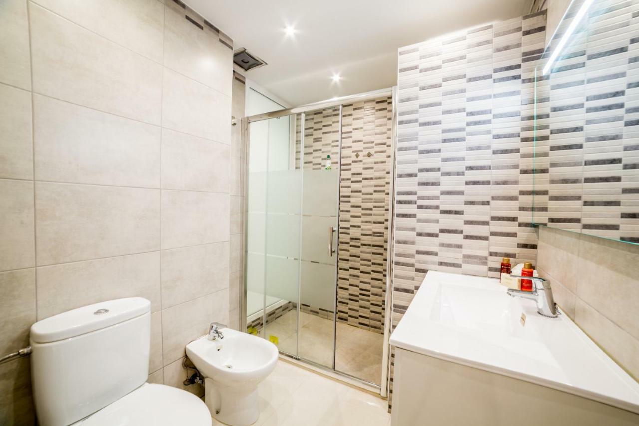 Un Dormitorio En Playa De Las Americas Costa Adeje  Εξωτερικό φωτογραφία